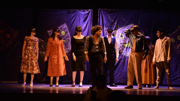 مهرجان "آفاق مسرحية"