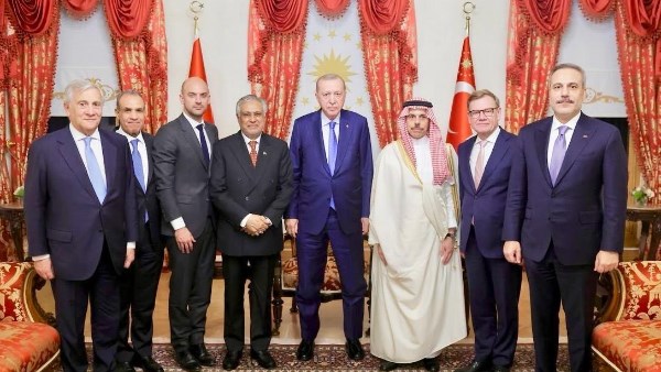 وزير الخارجية