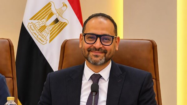   الدكتور أحمد حمدي عبدالحارس