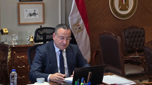 الدكتور عبدالعزيز قنصوة