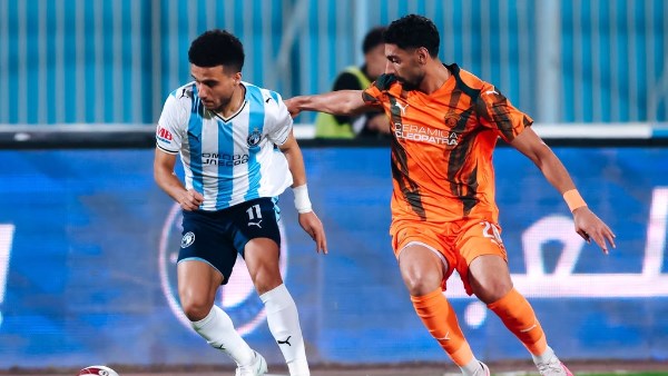   بيراميدز يقلب الطاولة على سيراميكا  