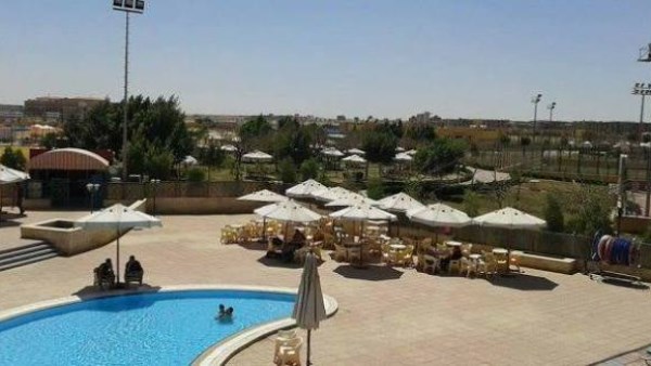 نادي بالقاهرة الجديدة