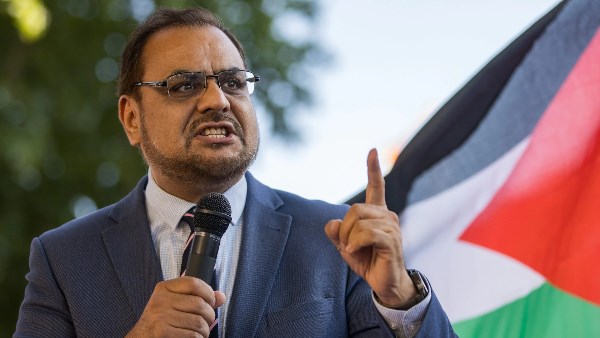 النائب البريطاني أيوب خان