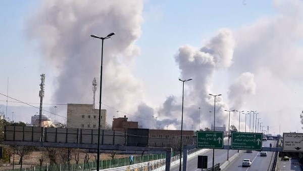 هجمات أمريكية تستهدف منشأت نفطية بإيران- صورة أرشيفية