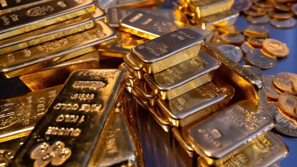 الذهب يفقد بريقه عالميا