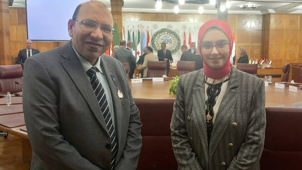 محررة صدى البلد مع الدكتور رمضان قرني