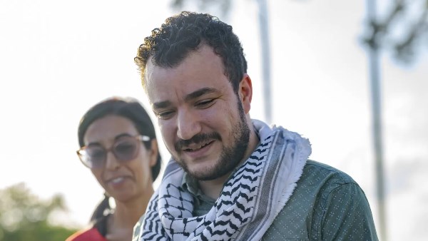 الناشط الفلسطيني محمود خليل  خريج جامعة كولومبيا