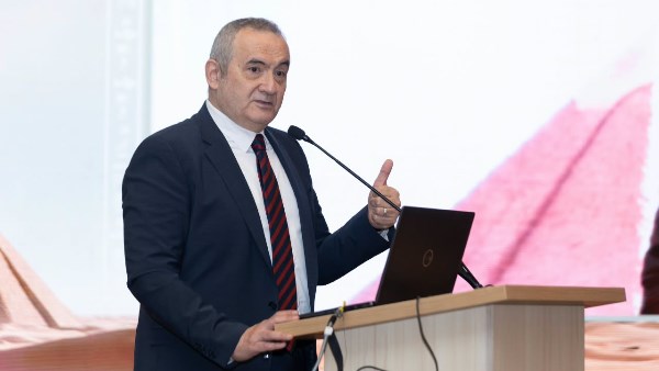 الدكتور محمد مصطفى عبد الغفار ـ رئيس الهيئة العامة للمستشفيات والمعاهد التعليمية