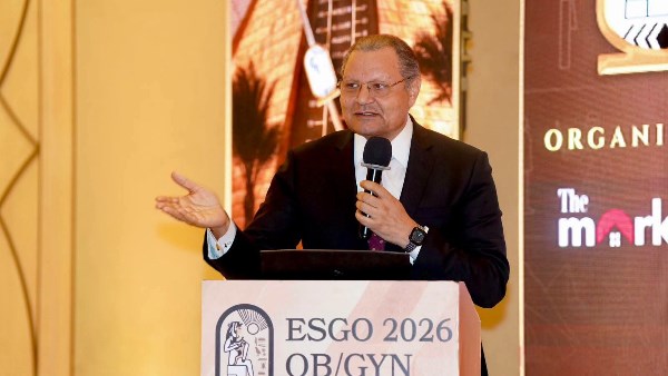 الدكتور احمد طه 
