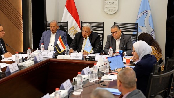 جانب من المائدة المستديرة 