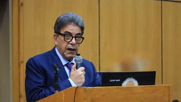 الدكتور مجدي حسن نقيب الأطباء البيطريين 