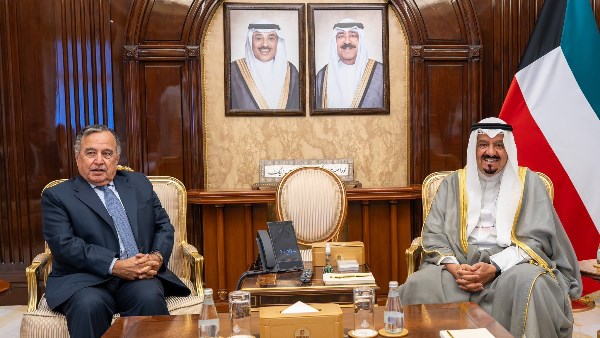 نبيل فهمي يبحث مع رئيس الوزراء الكويتي التعاون العربي 