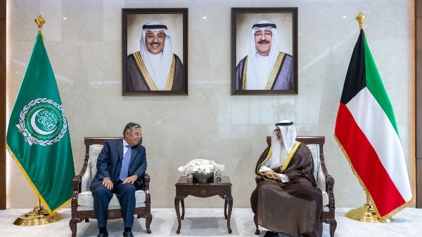 لقاء نبيل فهمي ووزير الخارجية الكويتي