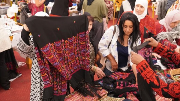 تراث وهوية.. بازار فلسطيني بالقاهرة يحتفي بالموروث الشعبي ويبرز أصالة الثقافة