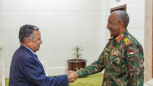 نبيل فهمي وعبد الفتاح البرهان رئيس مجلس السيادة السوداني 