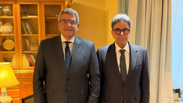 نقيب الأطباء البيطريين وسفير مصر في ألمانيا 