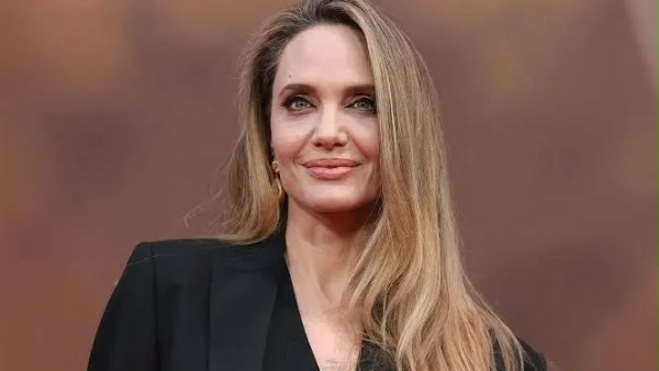 الفنانة العالمية أنجلينا جولي
