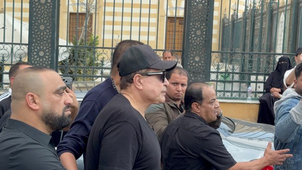 حكيم 