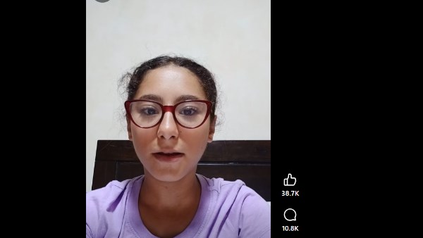 فيديو الطالبة
