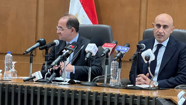 وزيرا التعليم والمالية