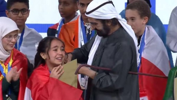 طالبة بكفر الشيخ تحصل على لقب بطل تحدي القراءة العربي