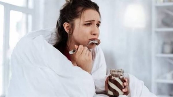 قبل ما تاكلي الحلويات مع المضاد الحيوي.. دراسة تحذر 
