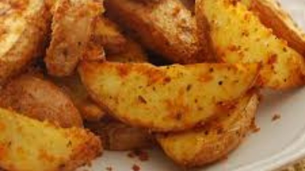 طريقة عمل البطاطس بالزعفران في الفرن بطعم مميز ورائحة شهية 