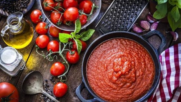 صلصة الطماطم حامضة؟ حيل بسيطة لضبط مذاقها 
