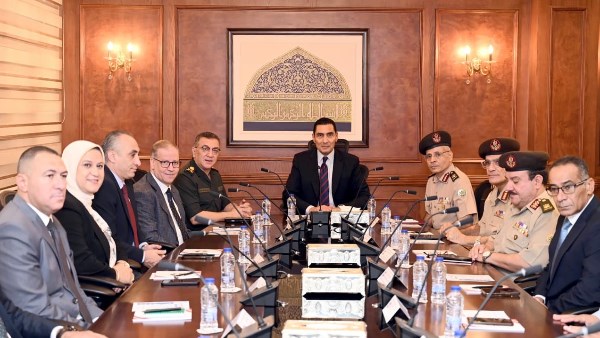 مركز البحوث الطبية والطب التجديدي للقوات المسلحة يستقبل وزير الشباب والرياضة