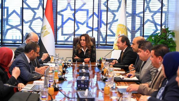 منال عوض تبحث مع مركز دعم واتخاذ القرار بمجلس الوزراء إنشاء ذاكرة مؤسسية للوزارة وجهازي شئون البيئة والمخلفات