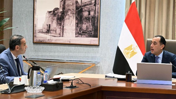 مدبولي يبحث مع رئيس الهيئة العامة للرقابة المالية مستجدات الأنشطة المالية غير المصرفية