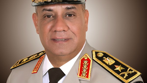 وزير الدفاع يشهد إجراءات تفتيش الحرب لأحد تشكيلات المنطقة الشمالية العسكرية