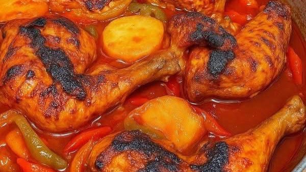 طريقة عمل صينية البطاطس بالفراخ في الفرن.. وجبة شهية بمكونات بسيطة وطعم لا يقاوم 