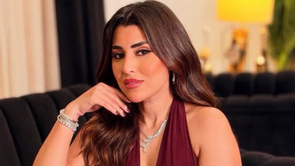ايتن عامر تثير الجدل بإطلالة كشفت عن قوامها الممشوق