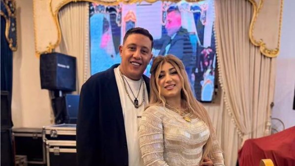 حمو بيكا رفقة زوجته شمس