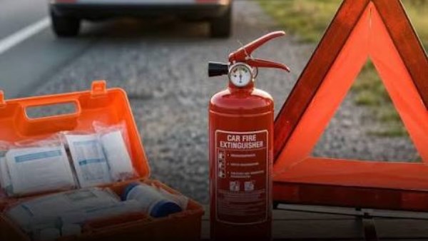 خبير مروري يحذر من الاستغناء عن طفاية الحريق والمثلث العاكس رغم إلغاء رسومهما