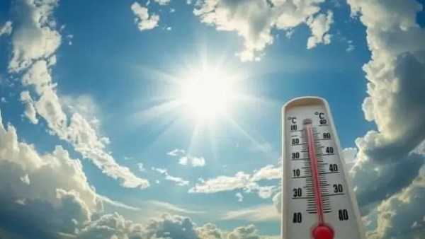 منار غانم توضح تفاصيل حالة الطقس وأماكن تساقط الأمطار وتوجه نصائح للمواطنين