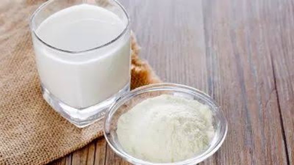 هل اللبن البودرة مجرد حليب منزوع الماء؟