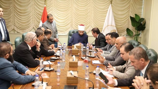 لقاء وزير الأوقاف النواب 