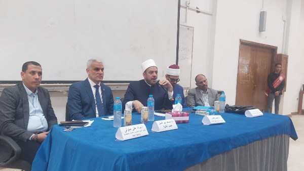 علماء الأزهر يؤكدون أهمية تعزيز الانتماء الوطني لدى الشباب