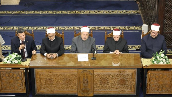 خلال حفل تكريم الفائزين في مسابقة القارئ الفقيه