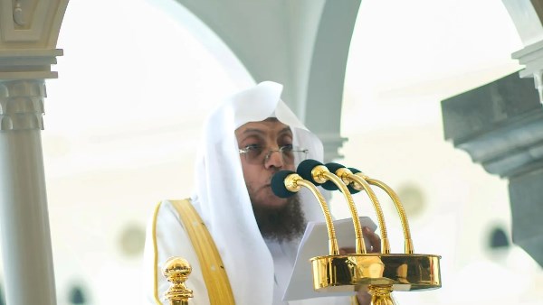 خطيب المسجد الحرام