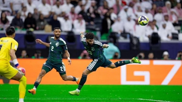 نهائي خليجي 27.. السعودية تتفوق على الإمارات بثنائية في الشوط الأول نهائي خليجي 27.. السعودية تتفوق على الإمارات بثنائية في الشوط الأول
