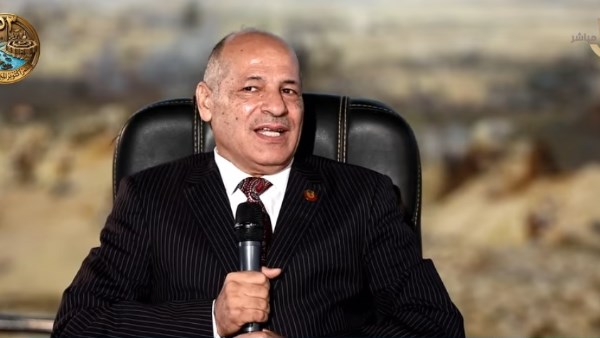 اللواء أركان حرب عادل العمدة نائب مدير كلية الدفاع الوطني الأسبق