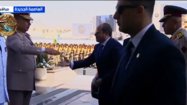 وصول الرئيس السيسي إلى مقر حفل تخرج دفعات جديدة من الأكاديمية العسكرية المصرية