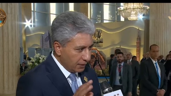 وزير السياحة 
