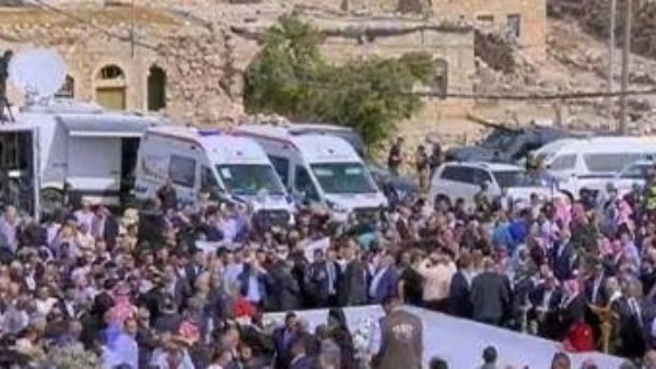 حضور رسمي وشعبي واسع لتشييع ضحايا الهجوم الإرهابي في الكرك بالأردن