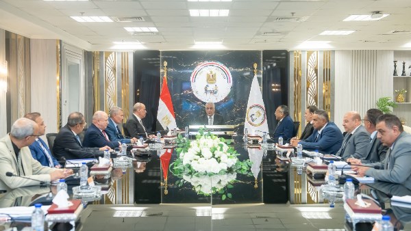 وزير الإنتاج الحربي