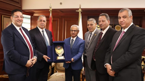 نقيب المحامين