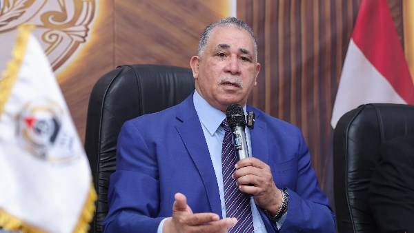 نقيب المحامين
